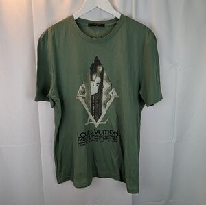Louis Vuitton Green Graphic Men's T-Shirt Size XL In VGUC